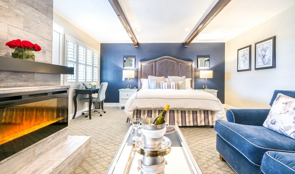 Фото Candle Light Inn