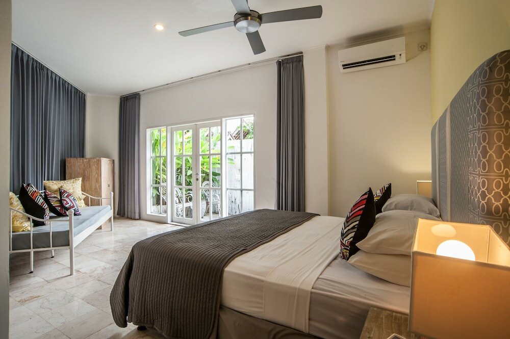 Фото Bali Mystique Hotel and Apartments
