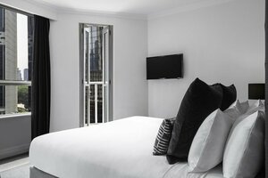 Гостиница Mantra 2 Bond Street Sydney