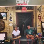 Nihat Kutay Barber's Shop (İstanbul, Kadikoy, Göztepe Mah., Tepegöz Sok., 48) ، صالون حلاقة