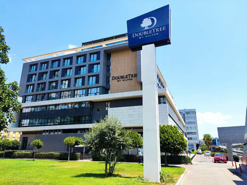 Внешний вид отеля DoubleTree by Hilton Antalya City Centre в Муратпаше, фото 2