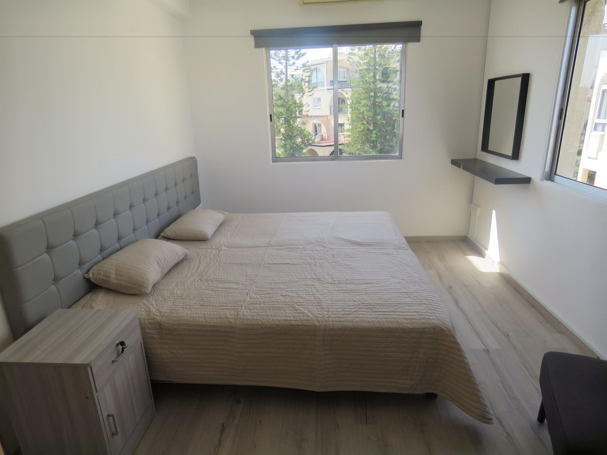 Фото Polyxeni Hotel Apartments