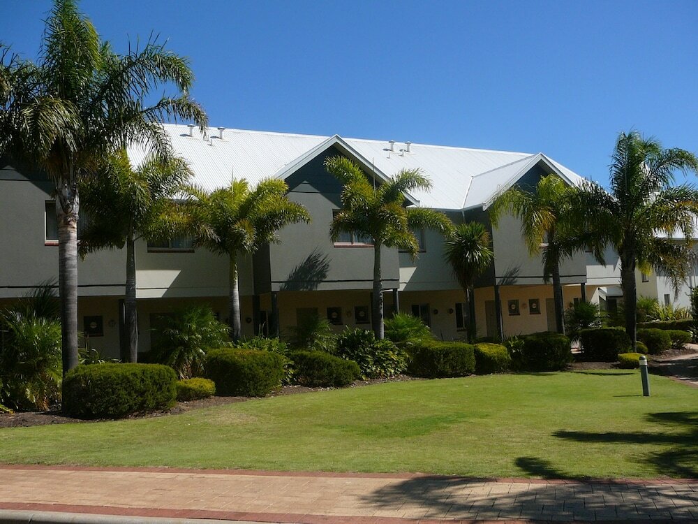 Фото Mercure Bunbury Sanctuary Golf Resort