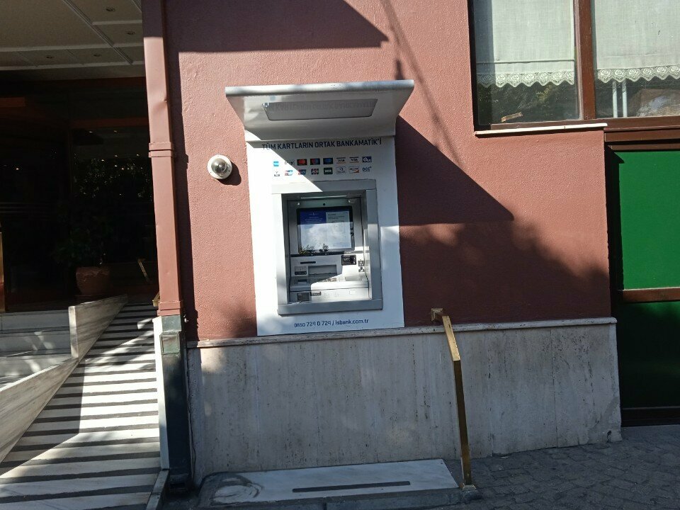 آلة صرف النقود الأوتوماتيكية Turkey Is Bank ATM ، اسطنبول، صورة