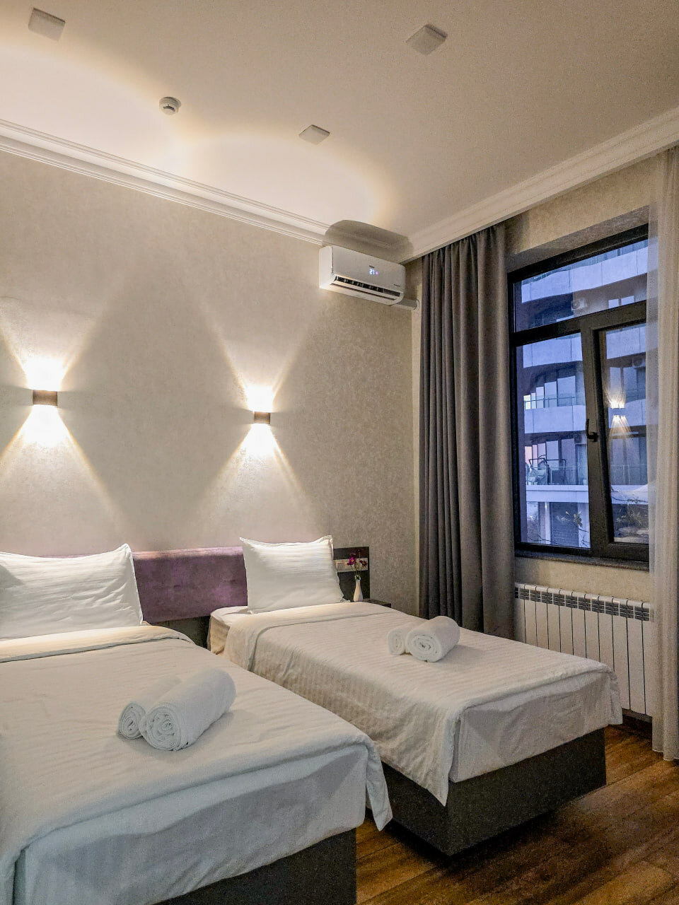 Фото Parklane Hotel