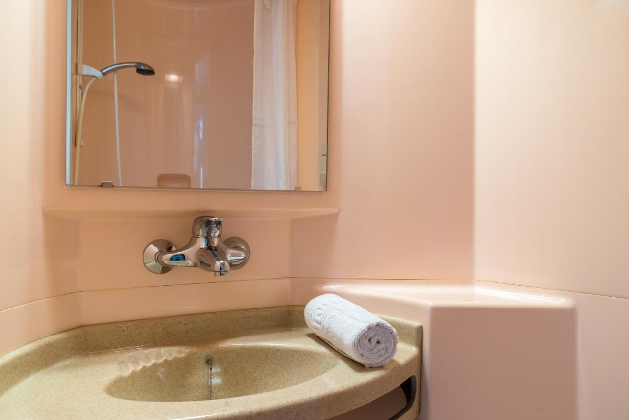 Фото Hotel The Originals Saintes Ouest Recouvrance