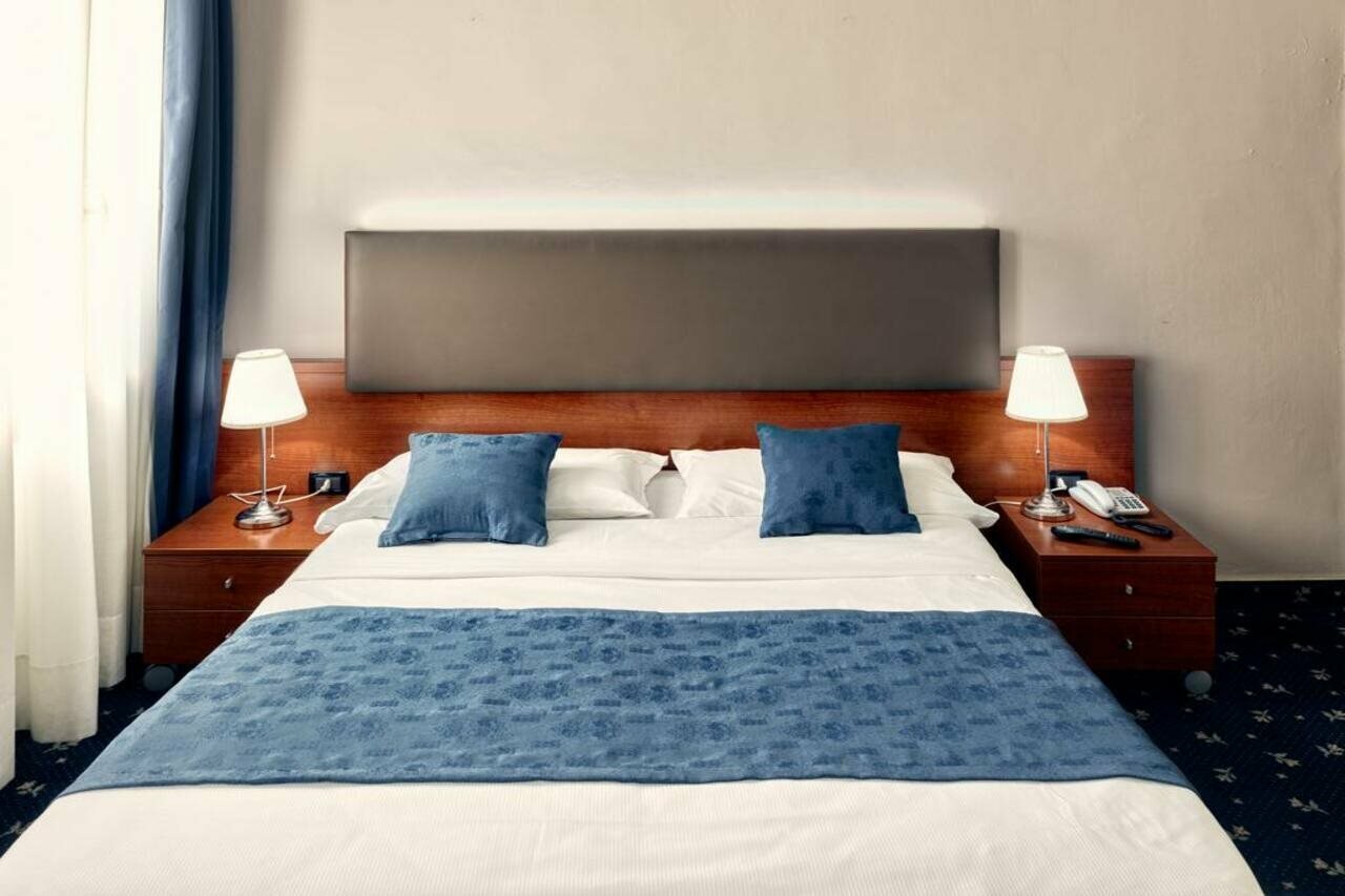 Фото отеля 2