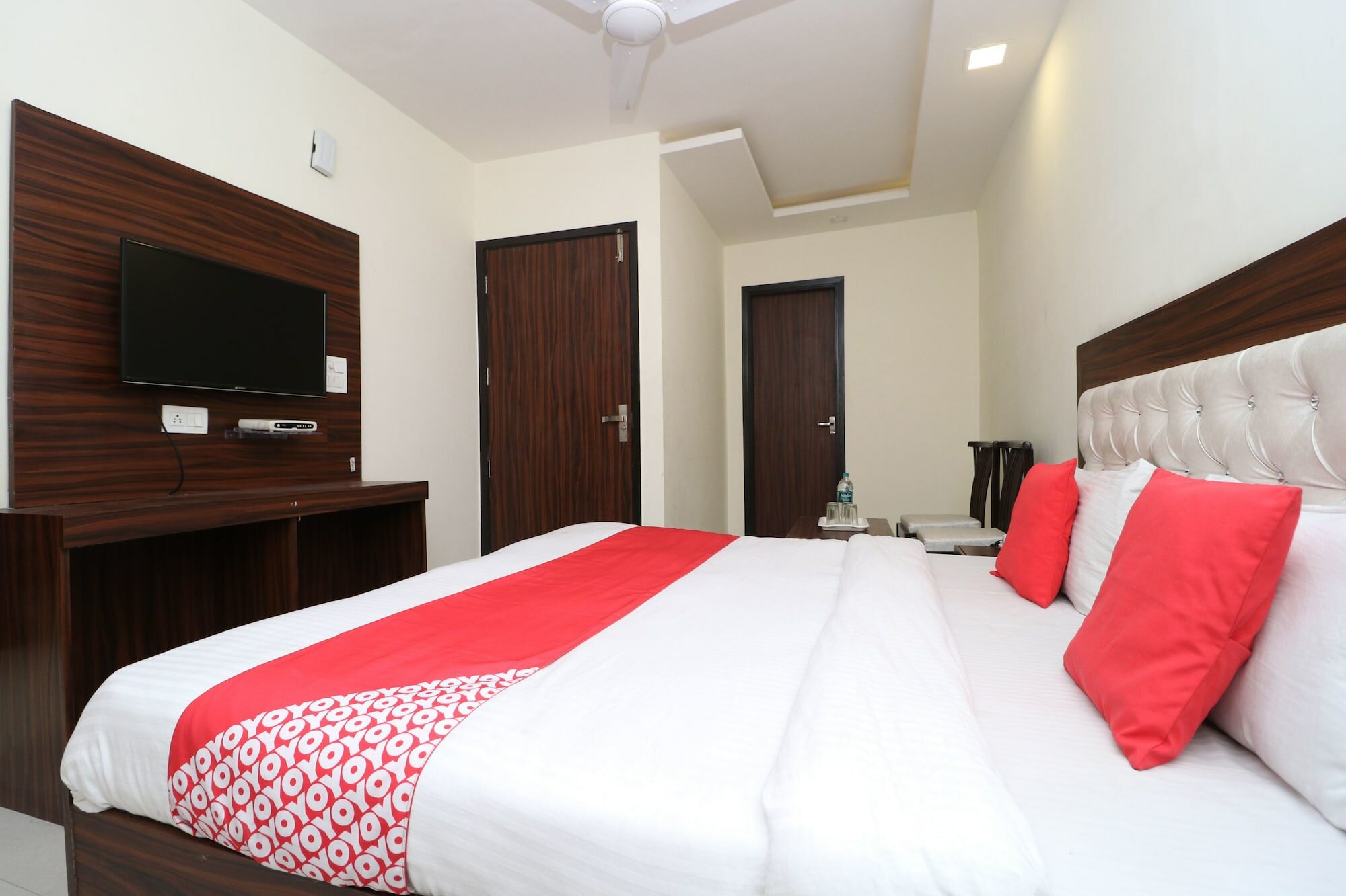 Фото Oyo 28646 Hotel Golden Heart