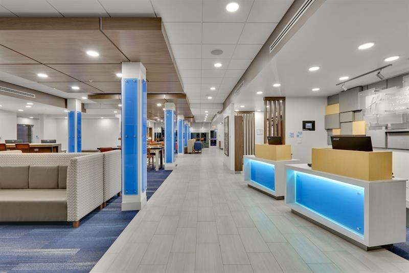 Фото Holiday Inn Express & Suites Plano East - Richardson, an Ihg Hotel