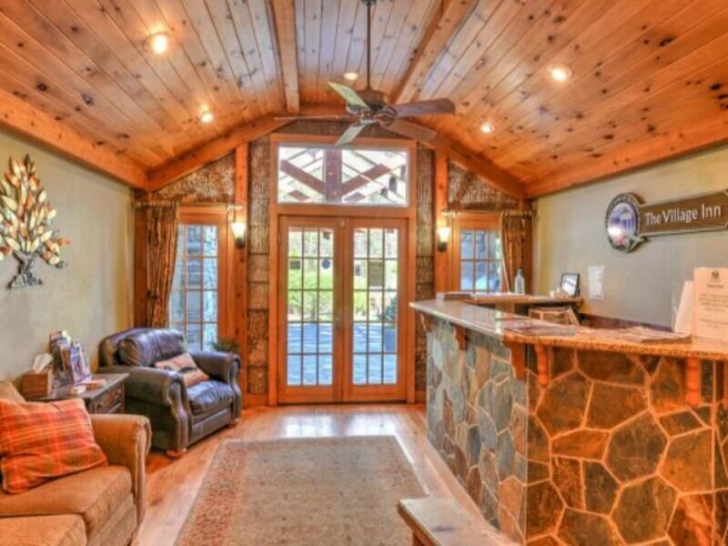 Фото The Village Inn