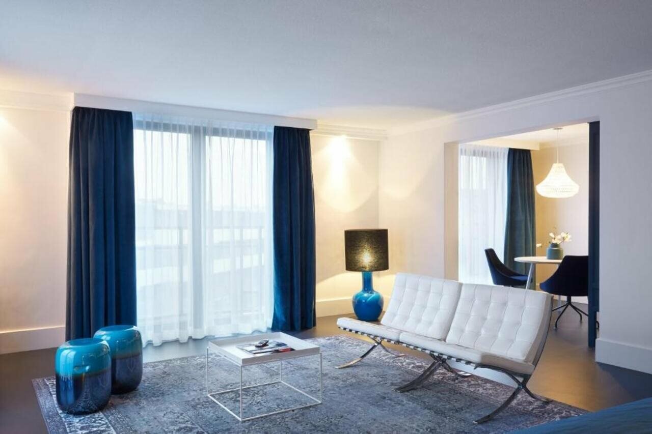 Фото Theaterhotel De Oranjerie