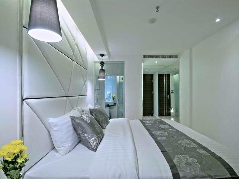 Фото Отель Sukhumvit Suites