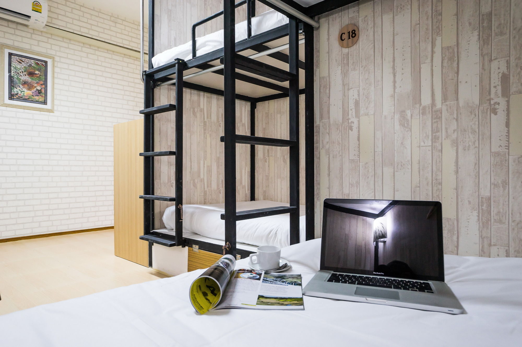 Фото Hostel At Thonglor