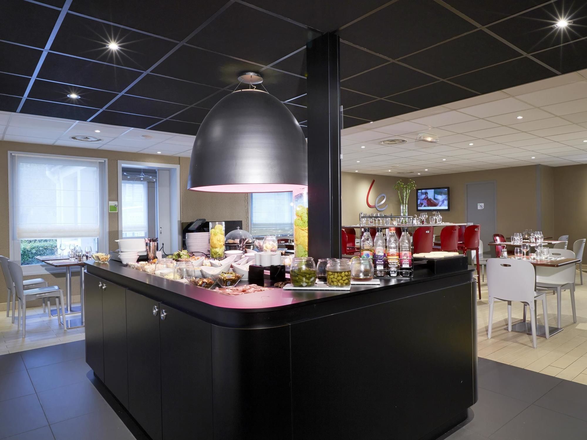 Фото Hotel Campanile Montesson - Le Vésinet