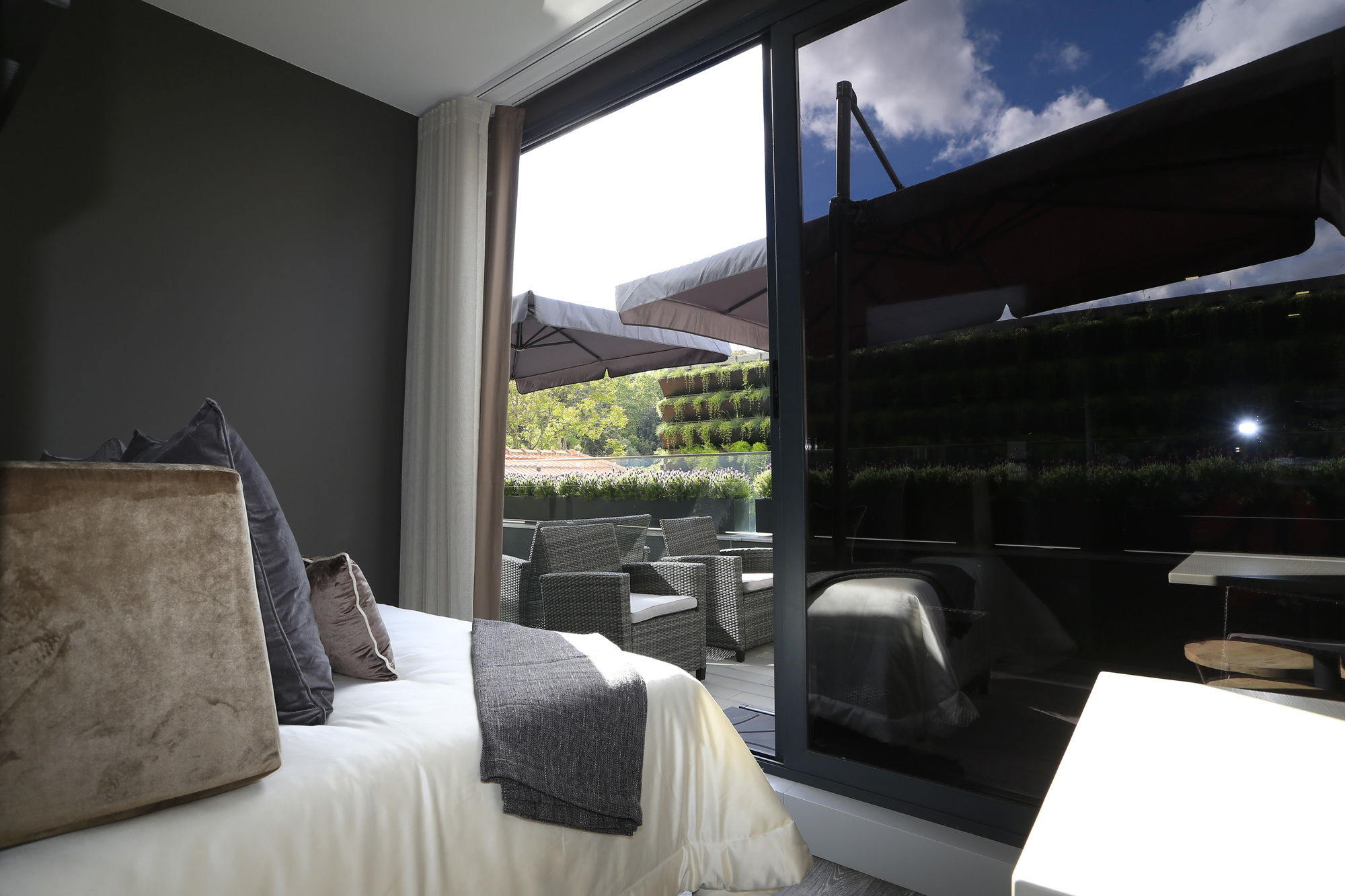 Фото Charm Flats