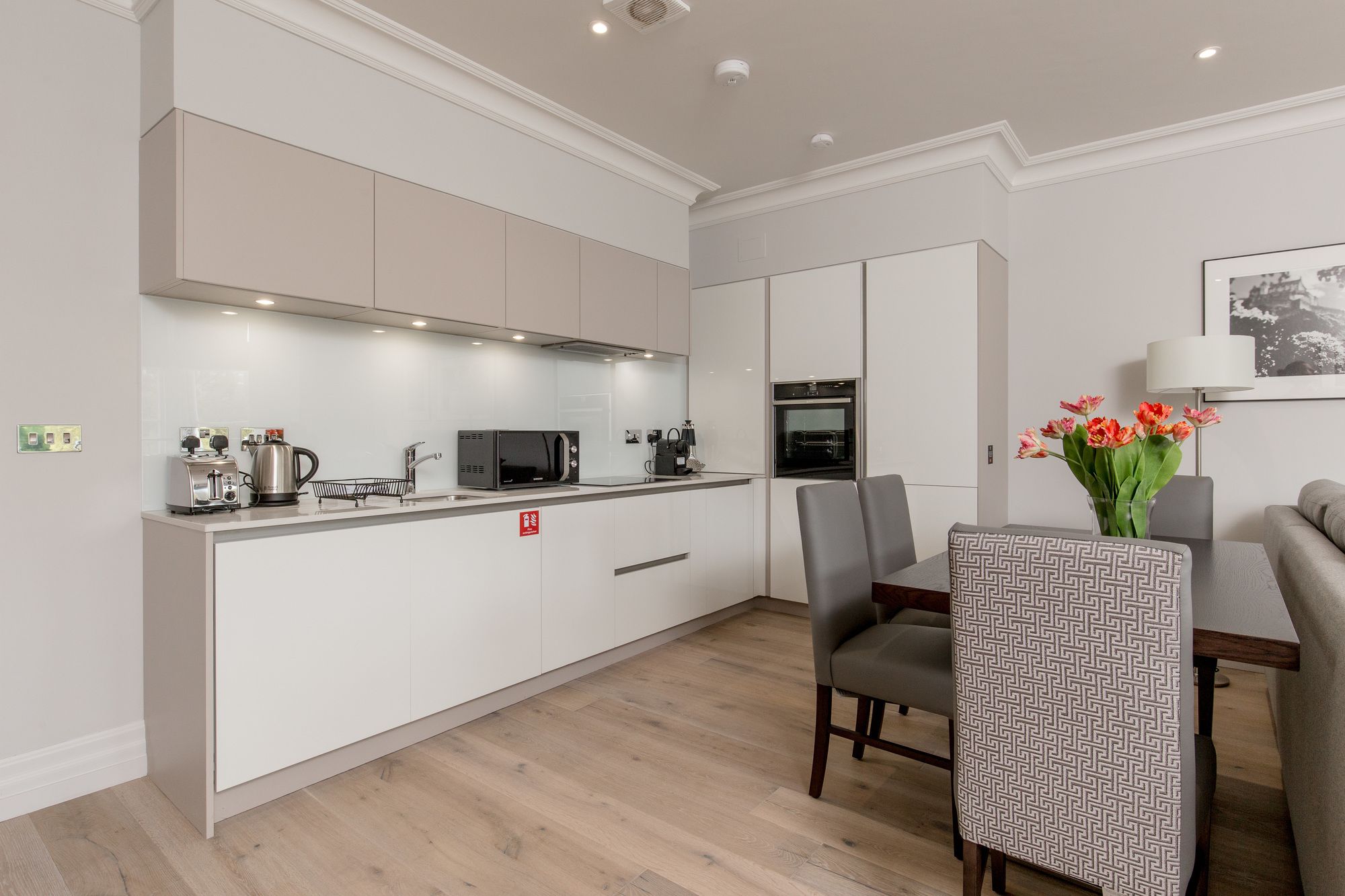 Фото Destiny Scotland Chisholm Hunter Suites