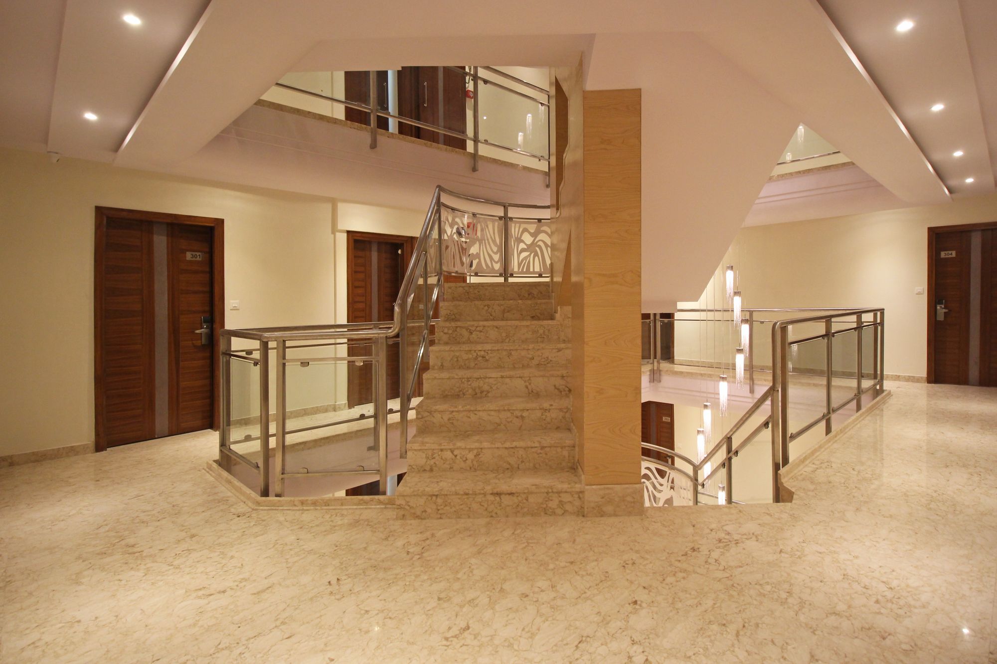 Фото The Shanti Plaza