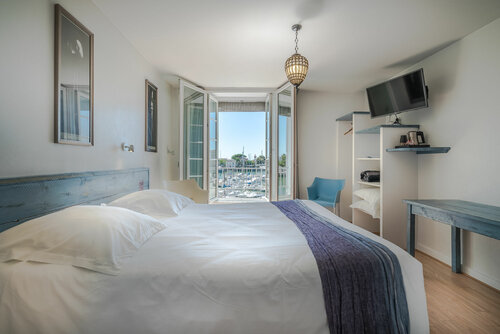 Гостиница Hotel La Marine в Ла-Рошели