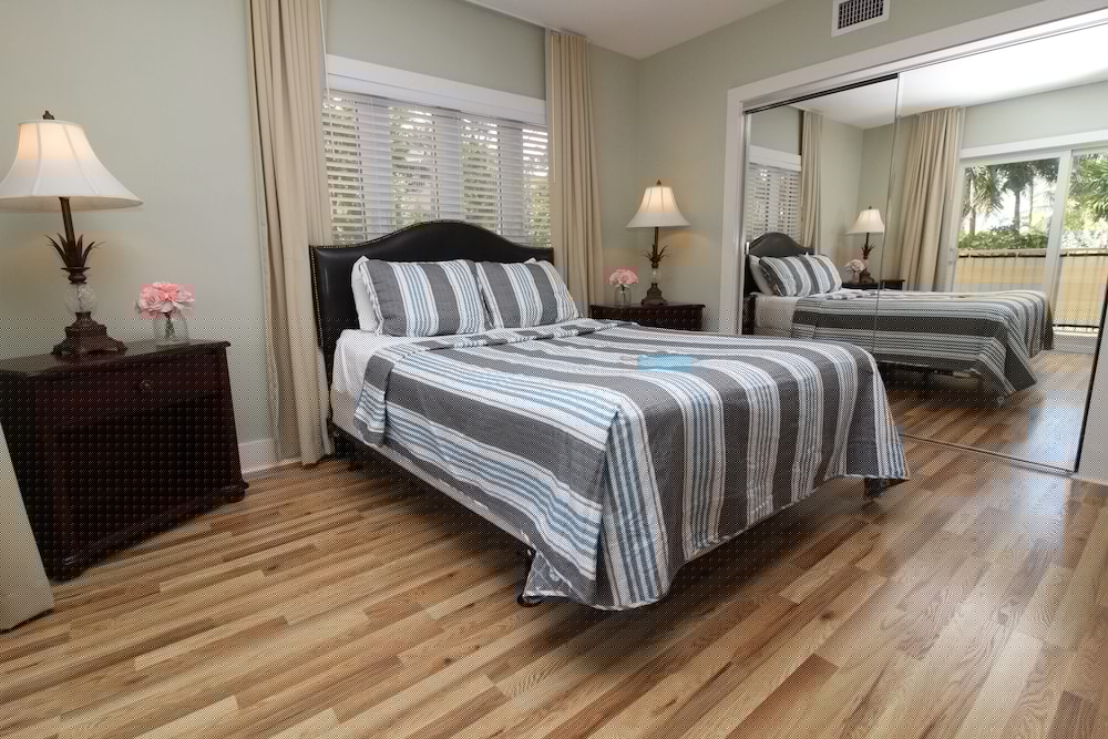 Фото Coconut Mallory Resort And Marina by Kees Vacations