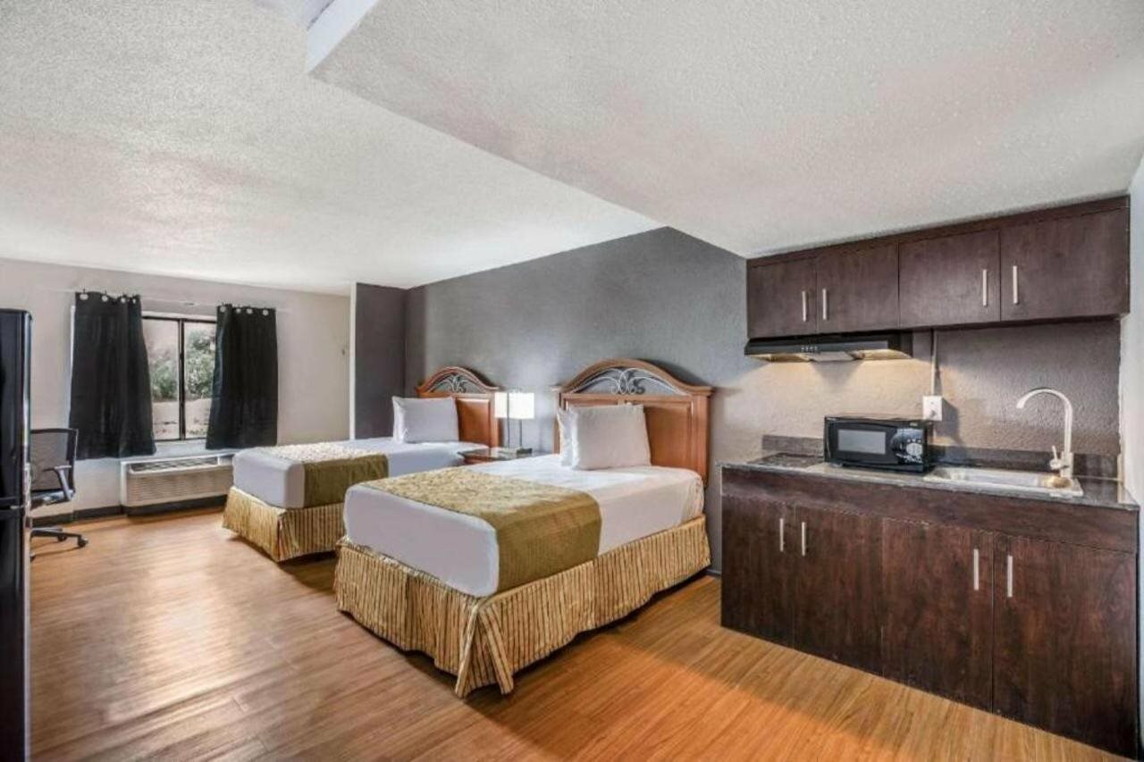 Фото Oyo Hotel Orlando Airport