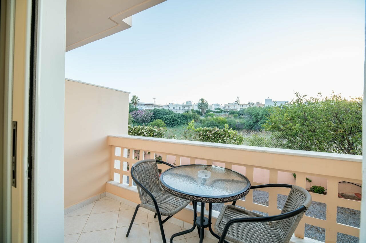 Фото Hiona Holiday Hotel