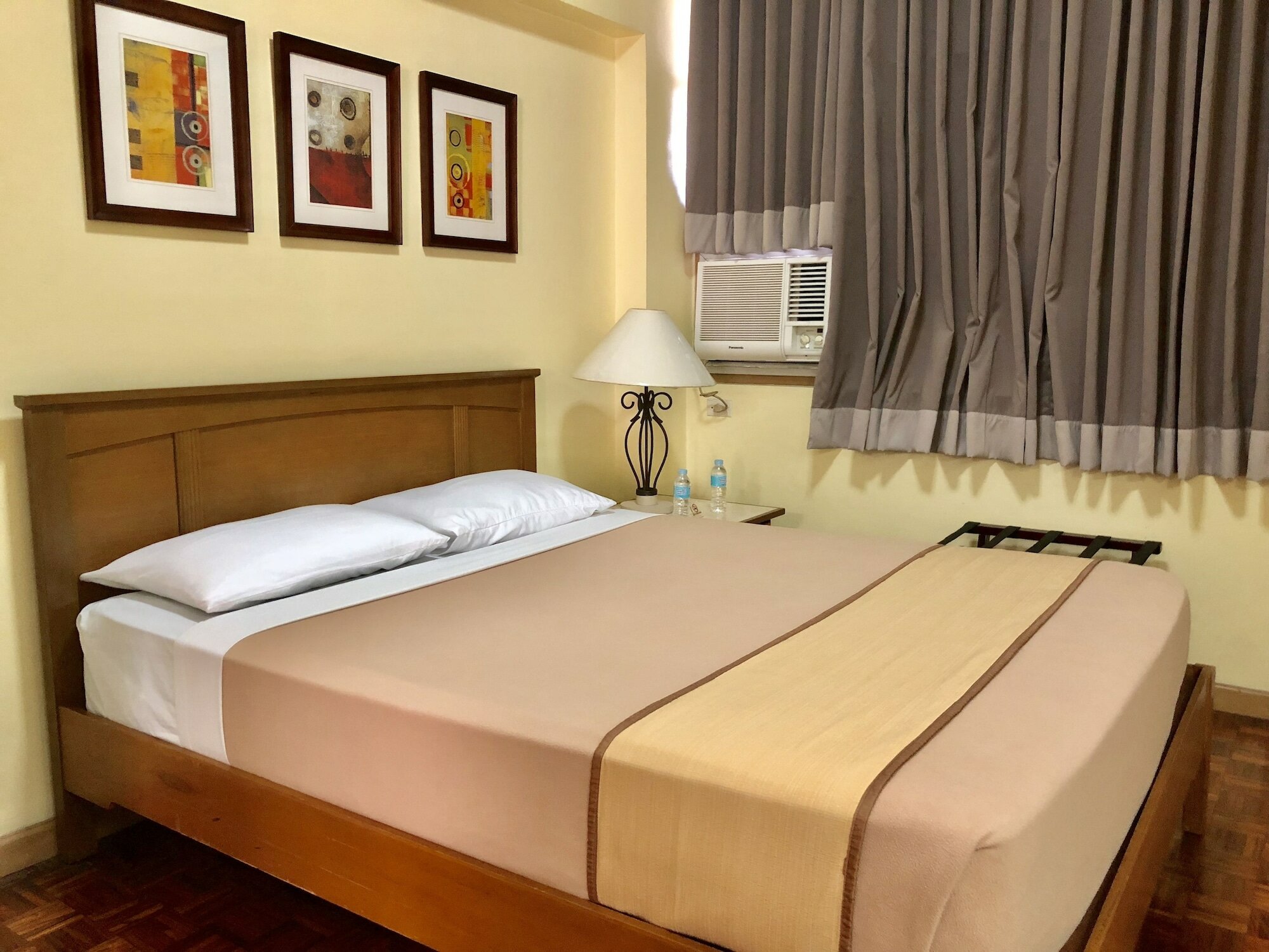 Фото Tropicana Suites