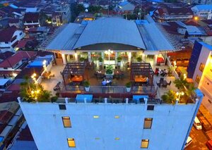 Гостиница Transera Hotel Pontianak