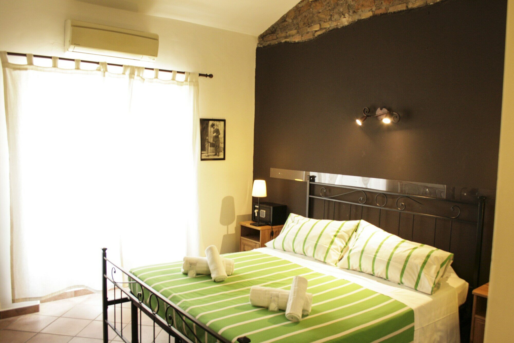 Фото Sixtythree Guesthouse