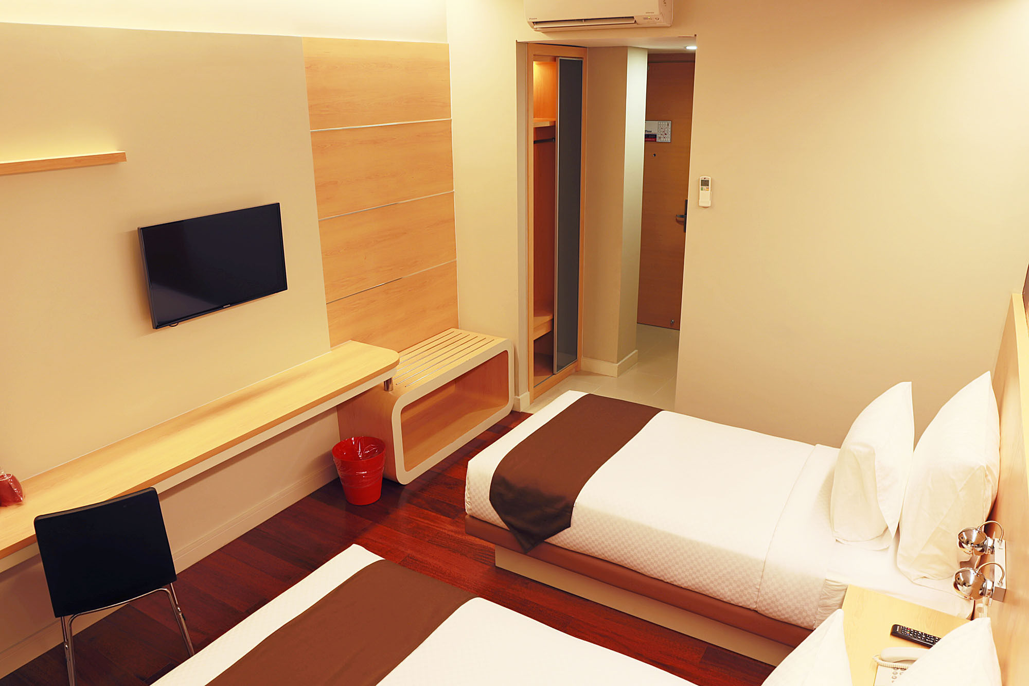 Фото Citihub Hotel @Pecindilan, Surabaya