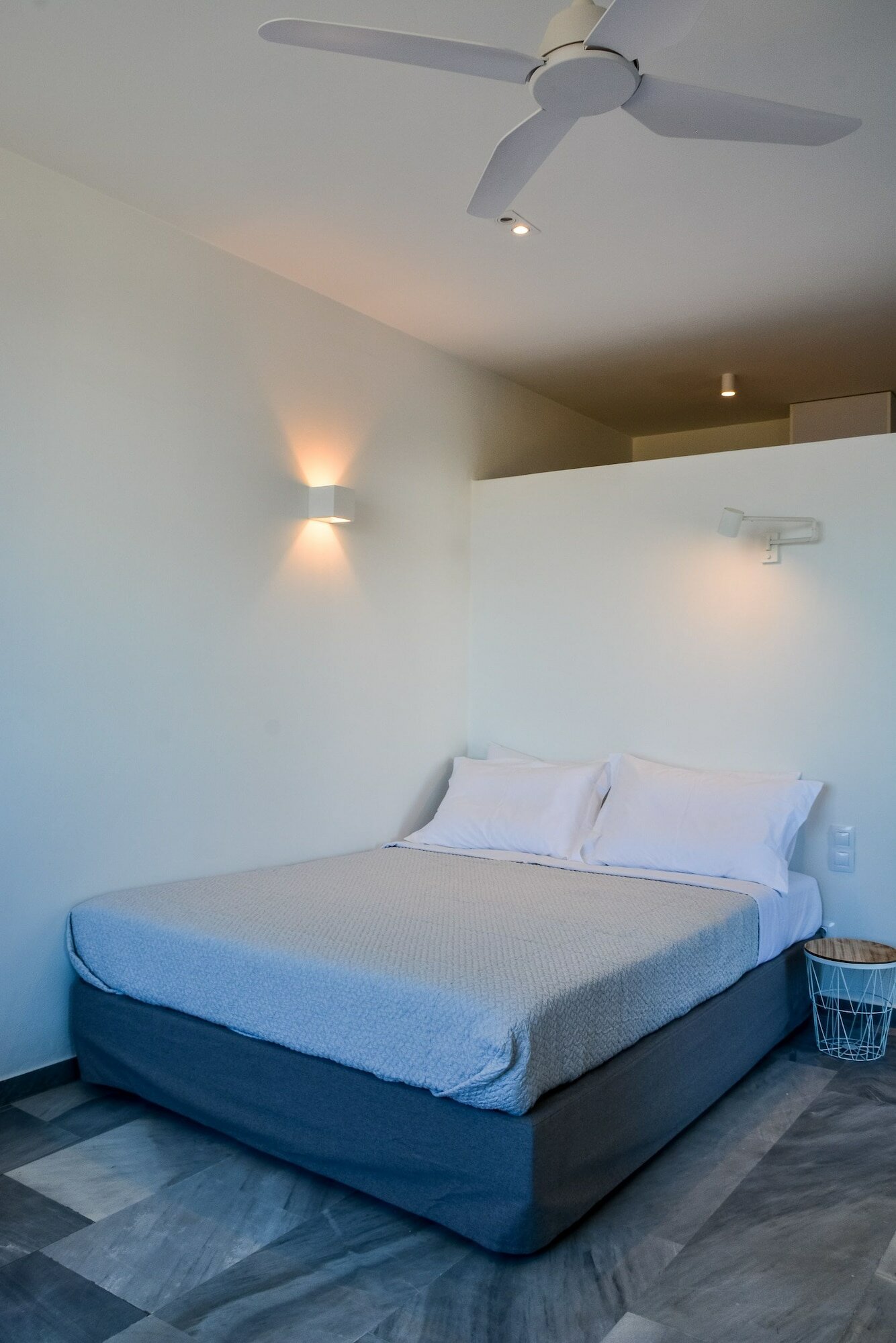 Фото Pharos Apartments