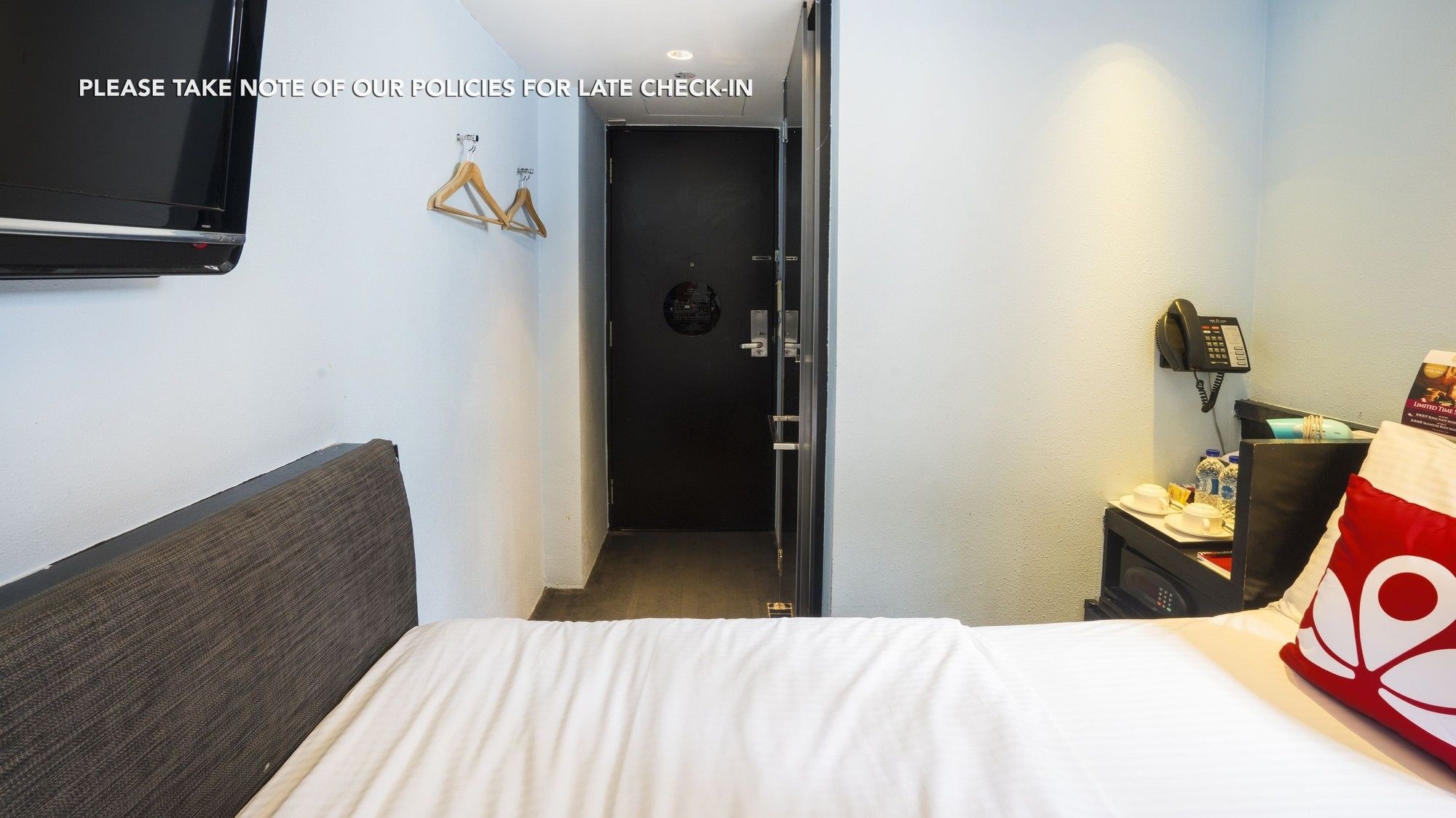 Фото Zen Rooms People's Park Complex