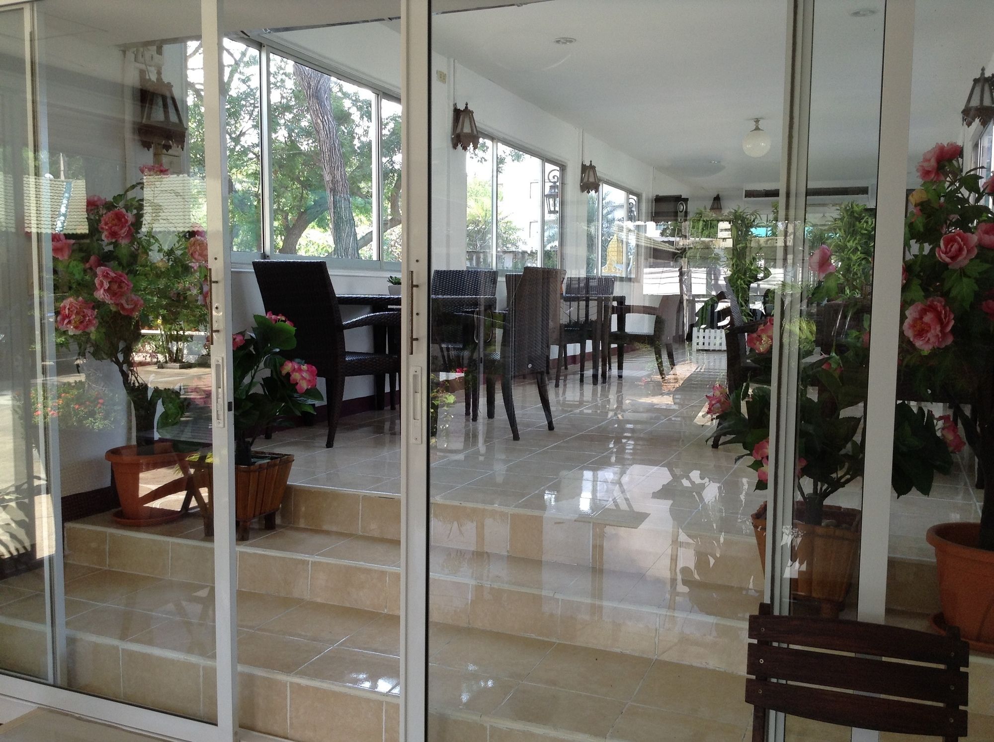 Фото Jomtien Cozy Inn Pattaya