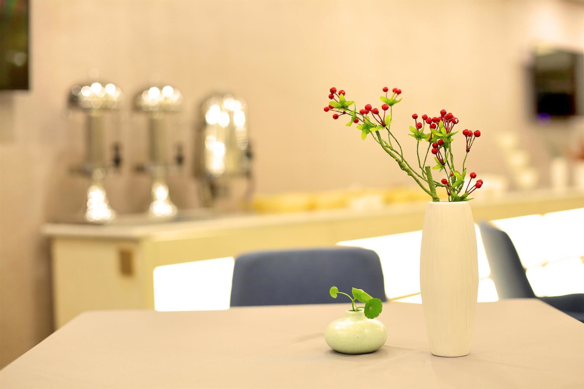 Фото Lujia International Hotel