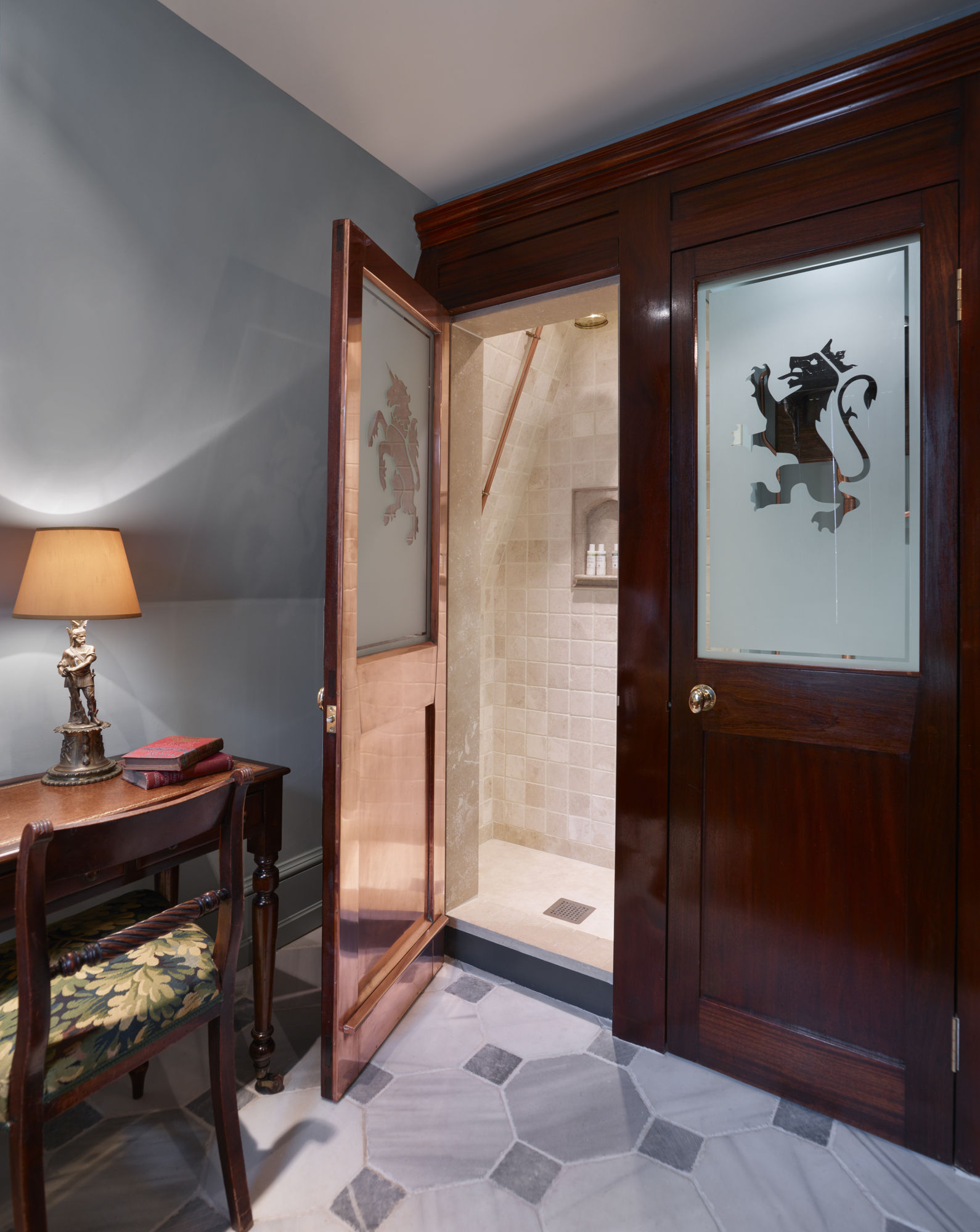 Фото Batty Langley's