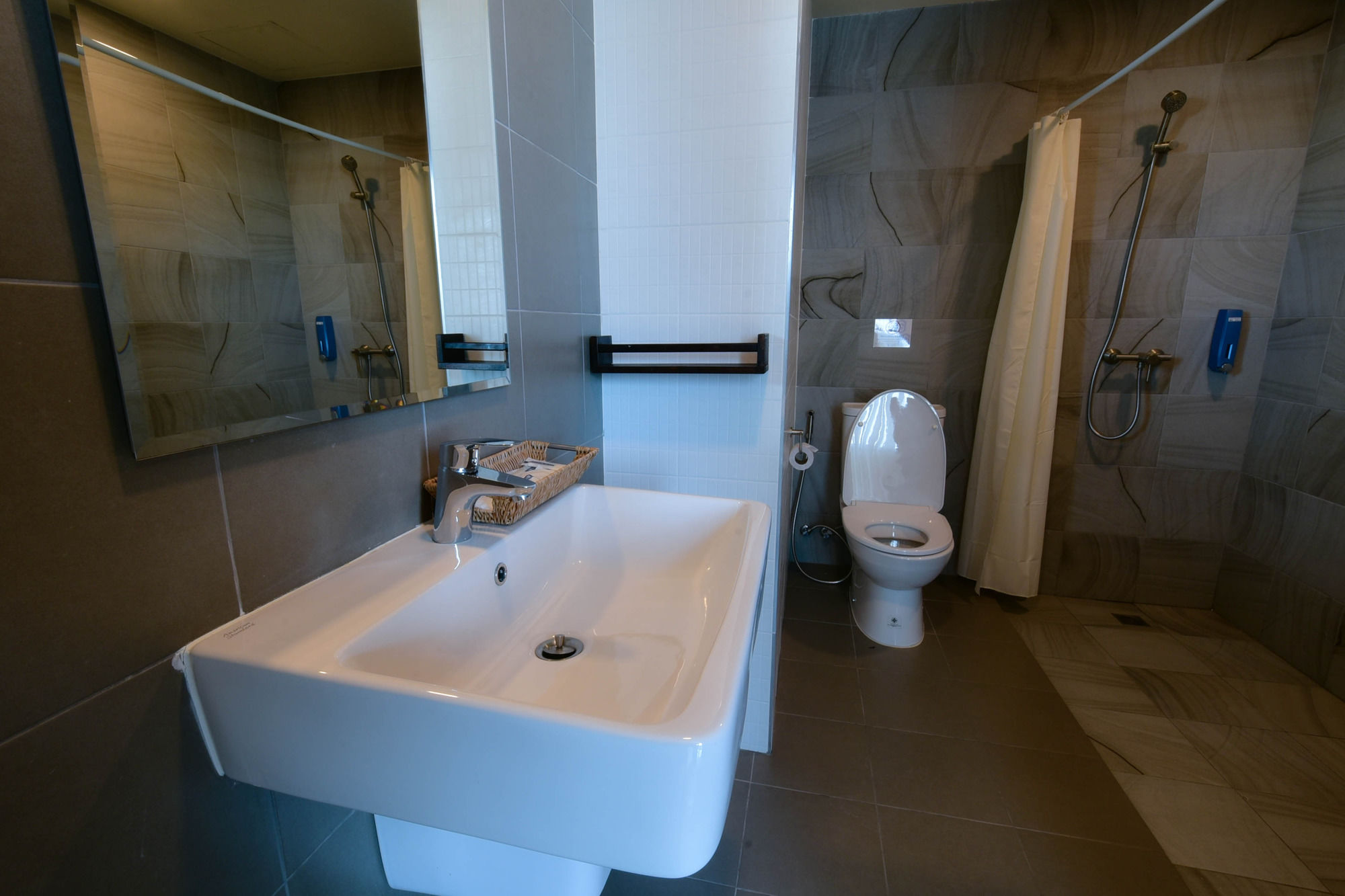 Фото The Sixteenth Naiyang Beach Hotel