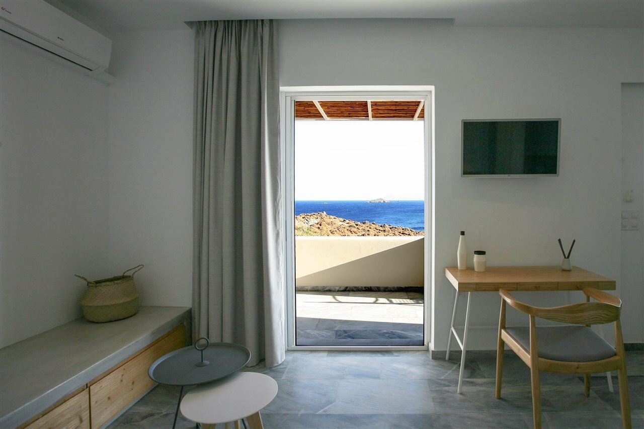 Фото Pharos Apartments