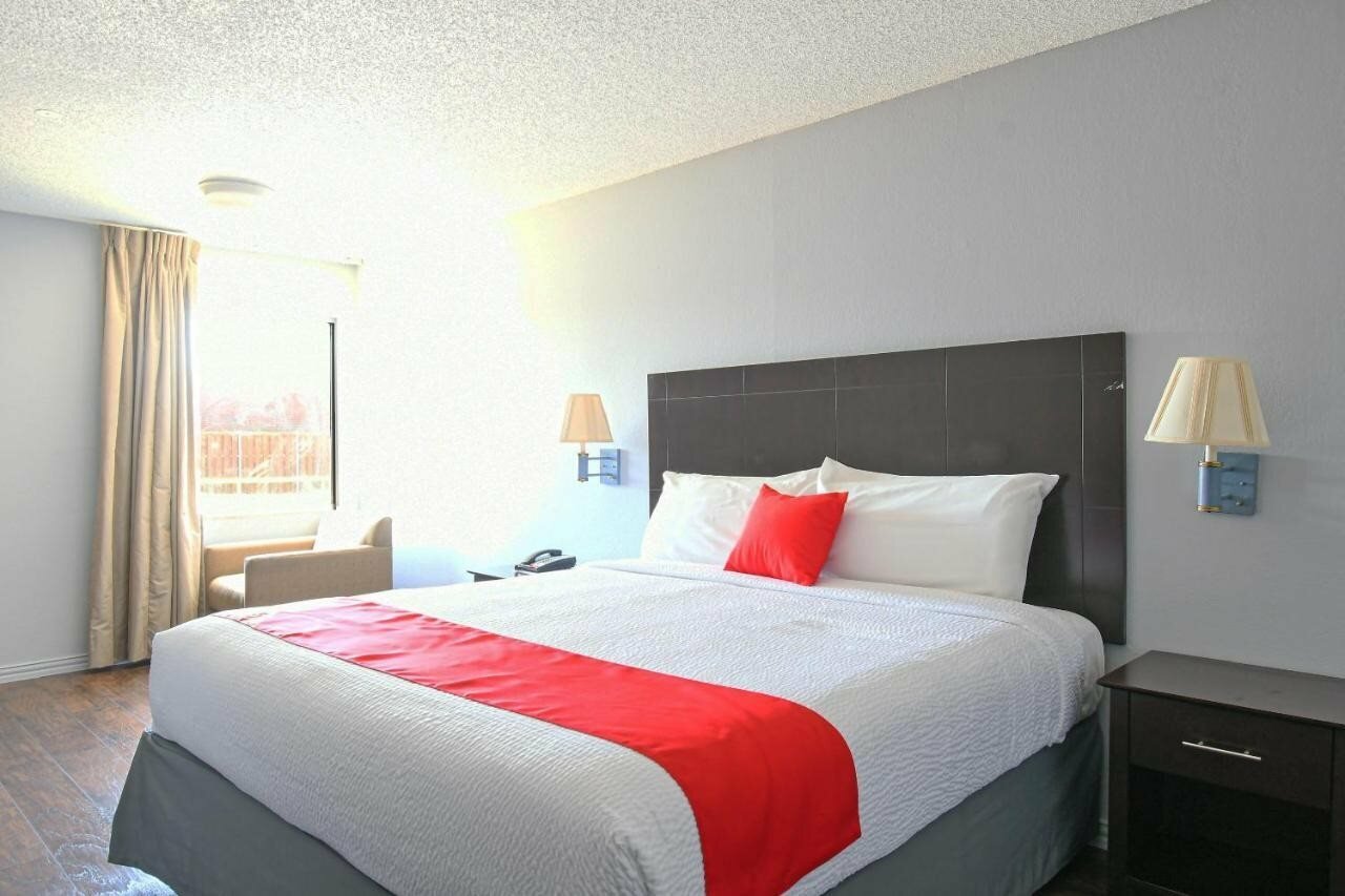 Фото Oyo Hotel Irving Dfw Airport South