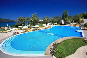 Гостиница DoubleTree by Hilton Bodrum Isil Club All-Inclusive Resort