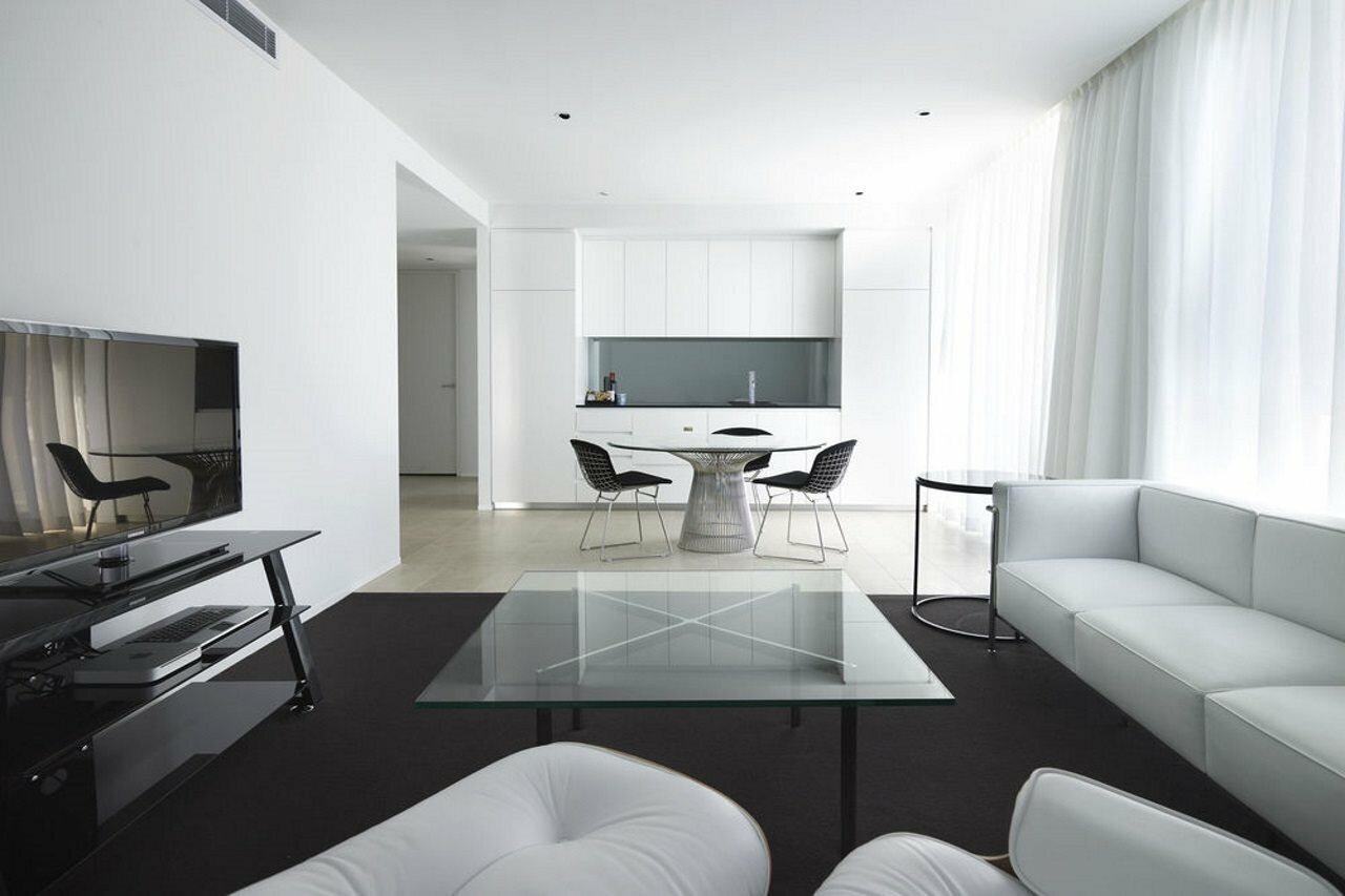 Фото Burbury Hotel & Apartments