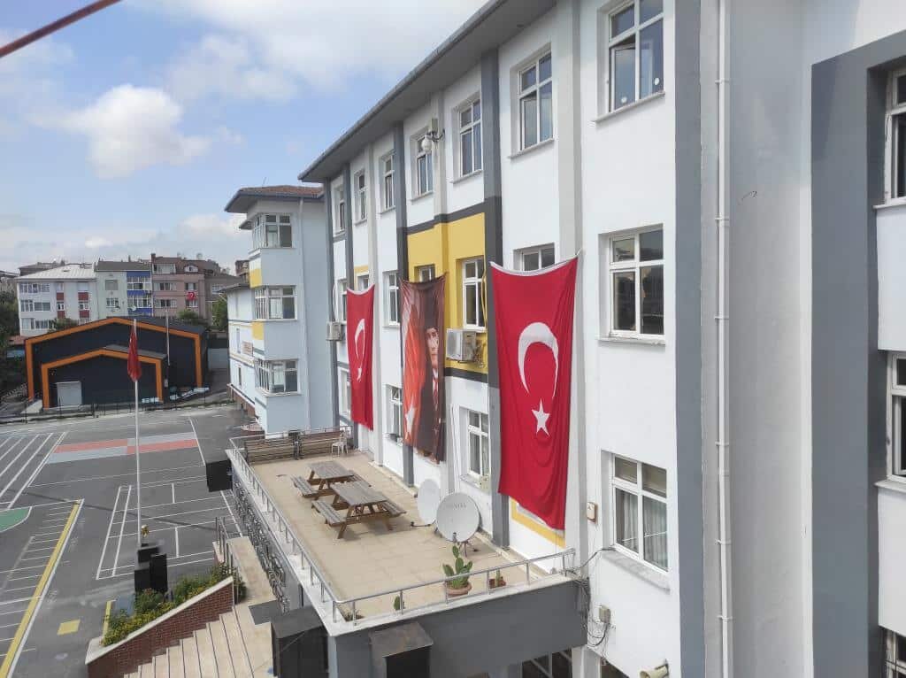 Gymnasium Sehit Buyukelci Ismail Erez Vocational And Technical Anatolian High School, Istanbul, photo