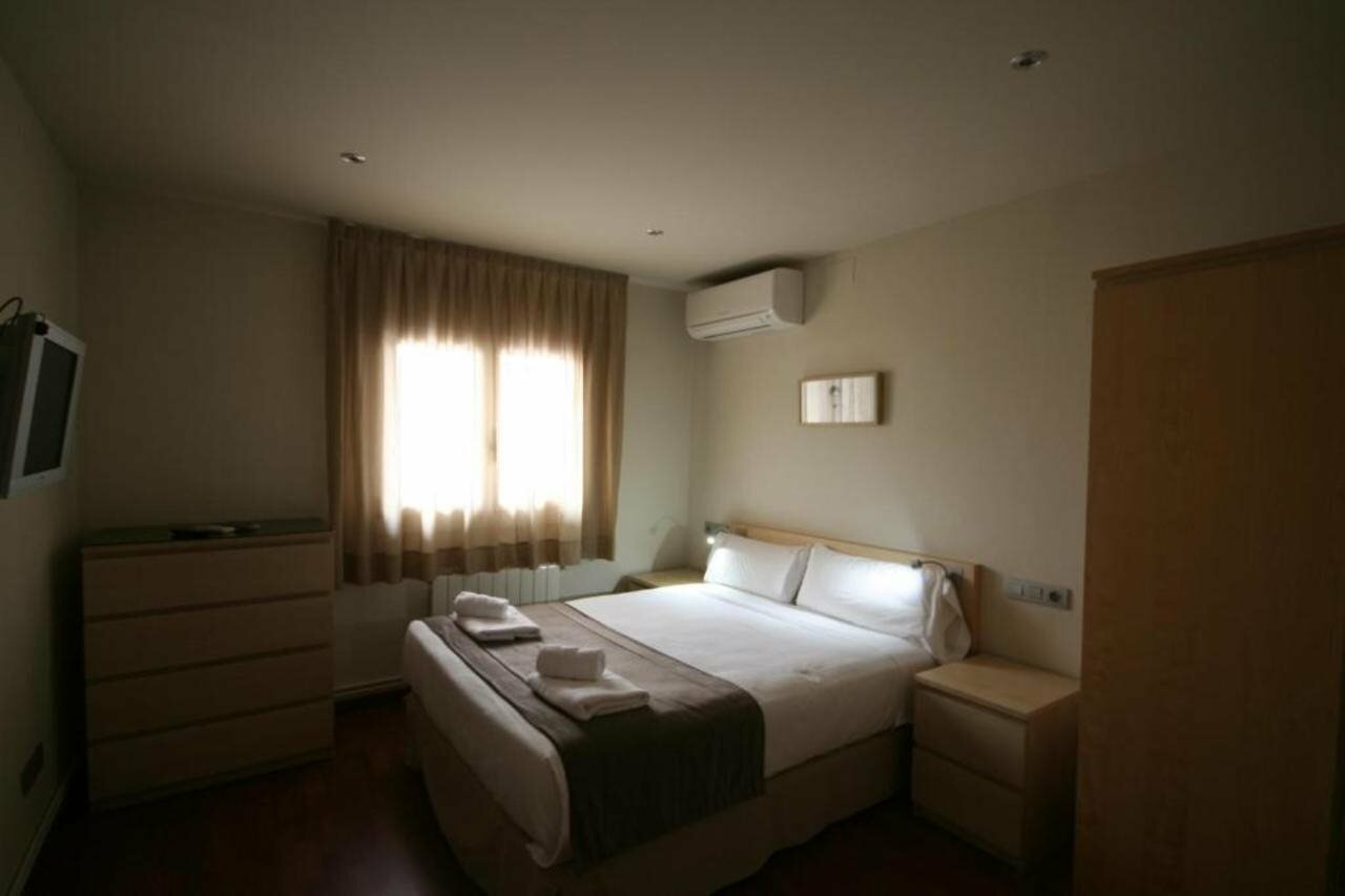 Фото Apartamentos Turisticos Madanis