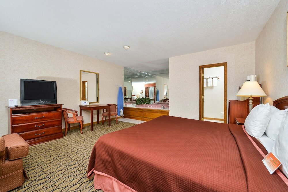 Фото Howard Johnson by Wyndham Lenox