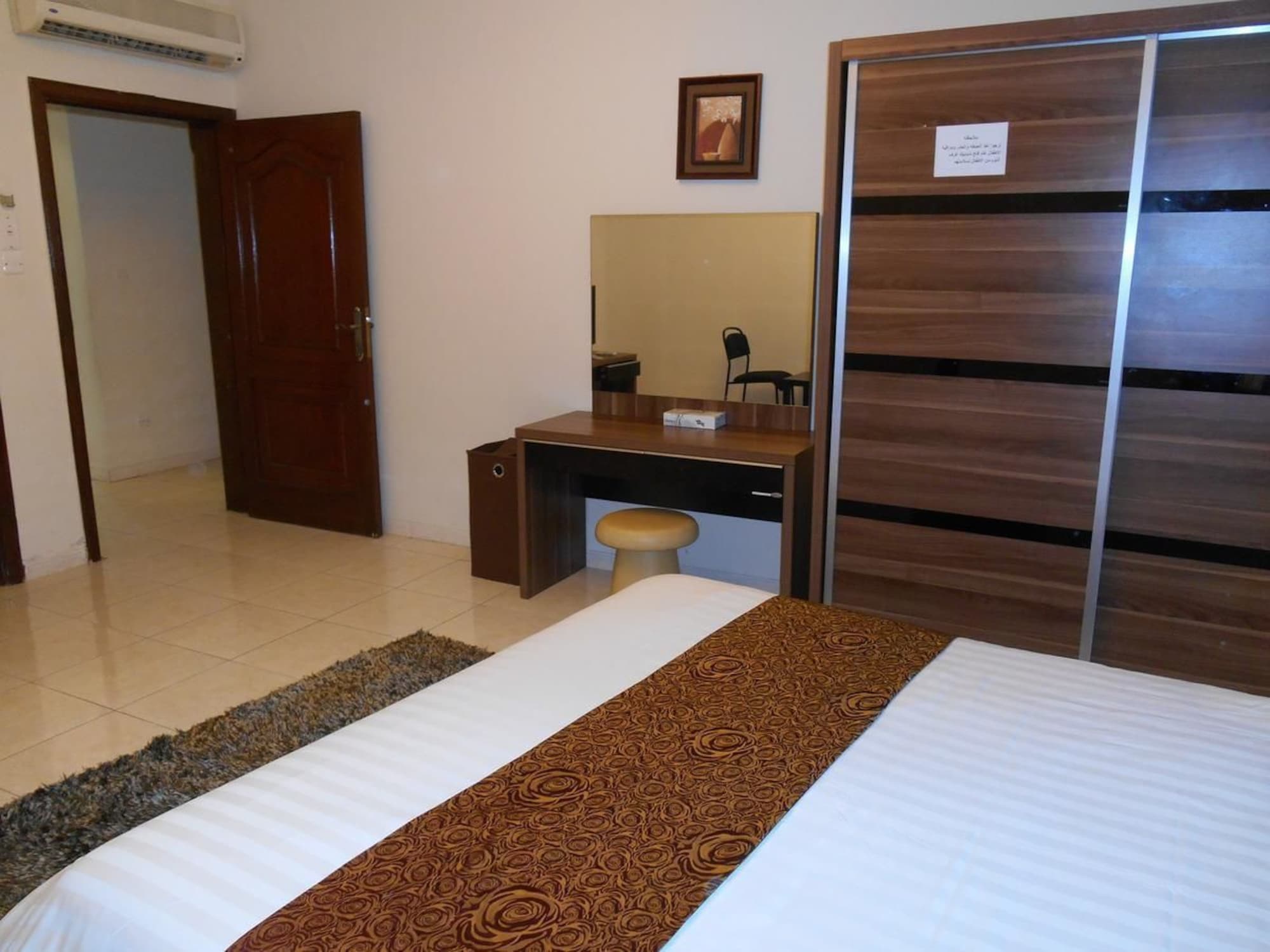 Фото Zwarah Hotel Suites