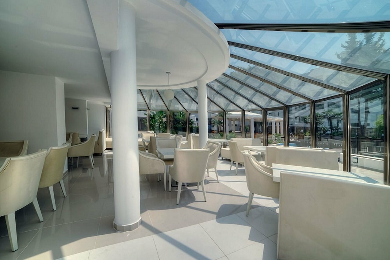 Фото Jasmine Court Hotel & Casino