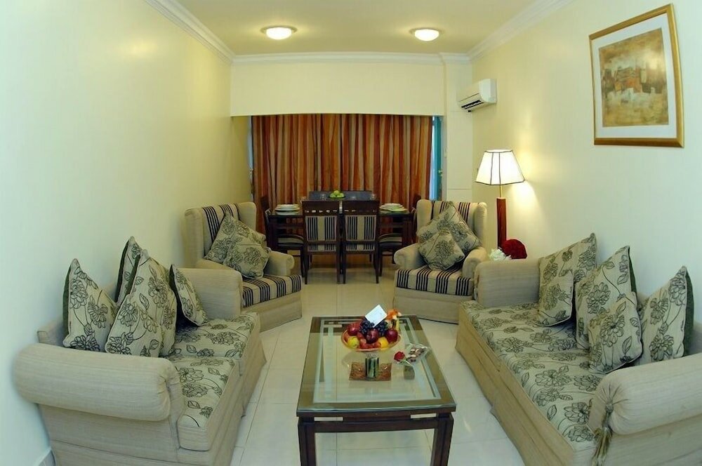 Фото Al Muntazah Plaza Hotel