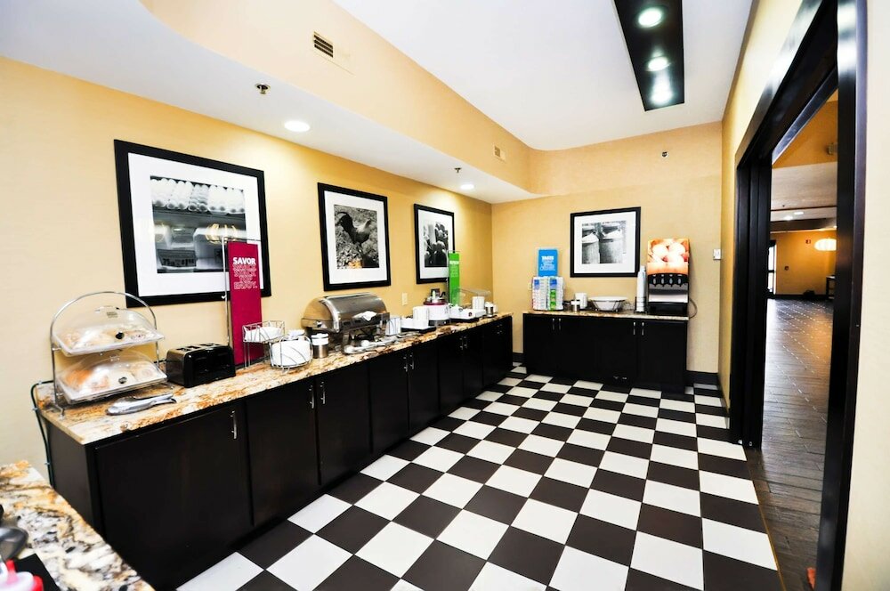 Фото Hampton Inn Carrollton