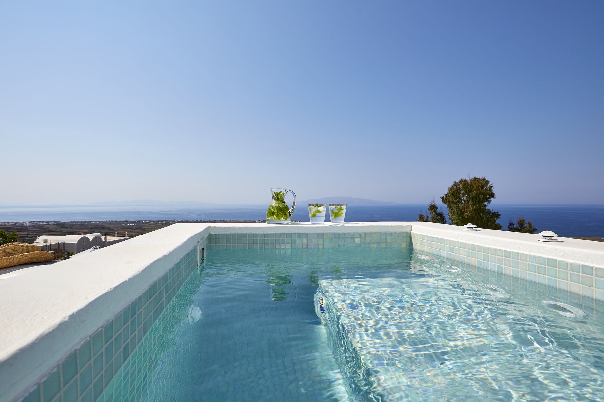 Фото Aperanto Suites