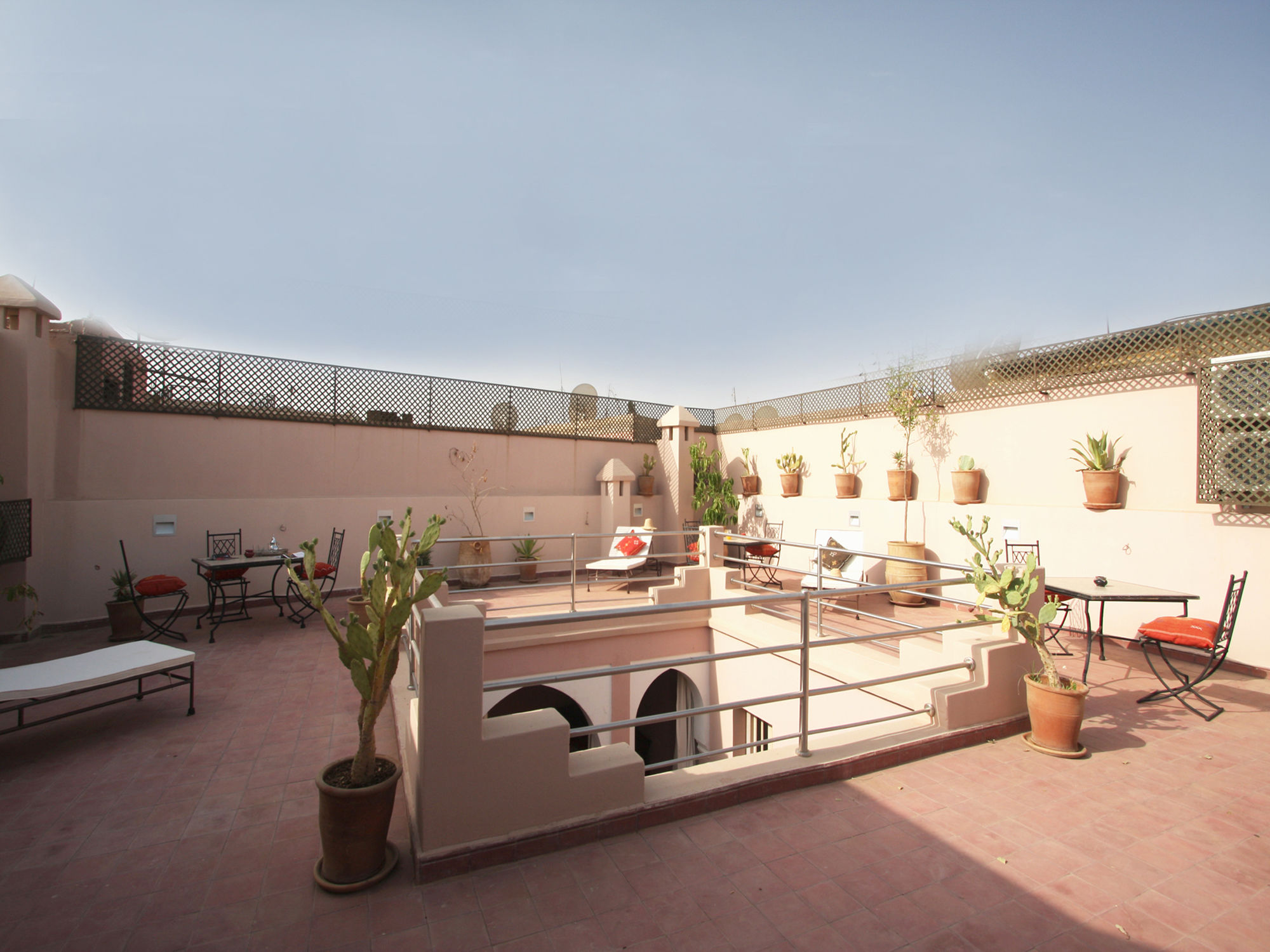 Фото Riad Tahani