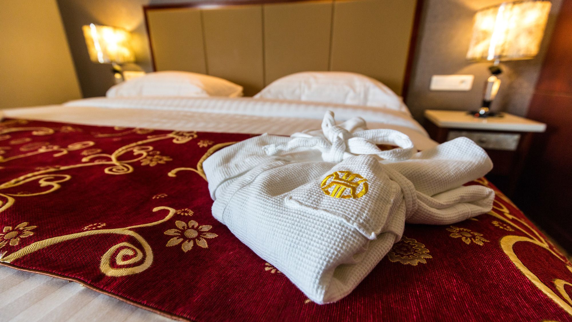 Фото Huatian Chinagora Hotel