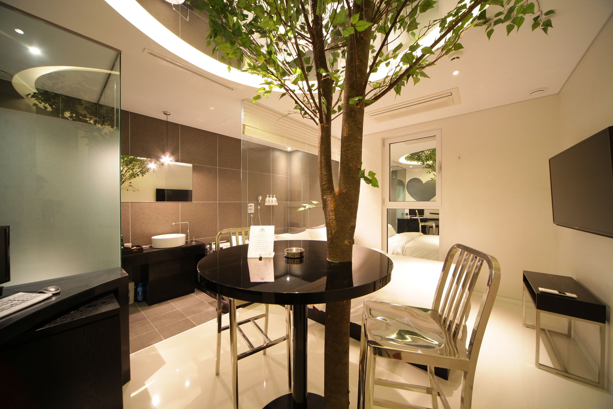 Фото Hotel Star The Masterpiece Suite